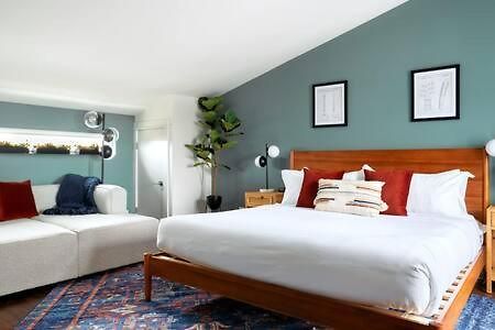 Hillsboro Village Rooftop Retreat With Views, Sleep 12 With Gourmet Kitchen, Smart Tvs & Garage, Walk To Vanderbilt, Pancake Pantry And Boutique Shopping, Minutes To Broadway, 12 South And The Parthenon, Perfect For Groups, 24hr Hospitality * Nashville