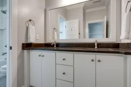 Family In 12 South, Mins To Local Favorites, Screened In Porch, Walk To Shopping In 12 South, 10 Minutes To Broadway, Dedicated Parking, Perfect For Families, 24 Hr Hospitality Nashville