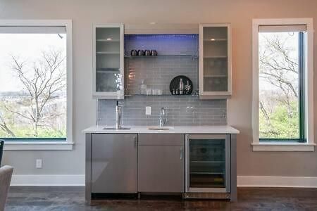 Skyline View Mansion, Hot Tub, Close To Downtown, Less Than 10 Mins To 5 Points And Broadway, 3 Spacious Suites, Workspace, Garage Spaces And Ample Parking, 24 Hr Hospitality Holiday home Nashville