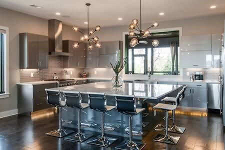 Skyline View Mansion, Hot Tub, Close To Downtown, Less Than 10 Mins To 5 Points And Broadway, 3 Spacious Suites, Workspace, Garage Spaces And Ample Parking, 24 Hr Hospitality Holiday home Nashville
