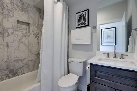 The Brooks House - 6 Mins To Broadway, Firepit Holiday home *