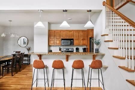 Modern Next To Vanderbilt Campus With Parking, Screened Porch & Workspace, Walk To Hillsboro Village, Fido & Pancake Pantry, Minutes To Music Row, 12 South & Broadway, Perfect For Families, Friends & Visits