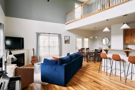 Modern Next To Vanderbilt Campus With Parking, Screened Porch & Workspace, Walk To Hillsboro Village, Fido & Pancake Pantry, Minutes To Music Row, 12 South & Broadway, Perfect For Families, Friends & Visits Holiday home Nashville