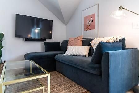 Charming East Nash Retreat, Walk To Dining Faves, Cozy Den, Workspace And Smart Tvs, Plush Velvet Sofa, Full Kitchen & Garage, Near Mas Tacos & Five Points, 10 Min To Broadway, 24 Hr Hospitality
