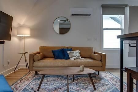 Stylish East Nash Townhouse, Walk To Favorite Eats, Cozy Den, Workspace, Smart Tvs And Fast Wifi, Full Kitchen, Garage And 24 Hr Hospitality, Near Mas Tacos, Rosepepper And Five Points, 10 Min To Broadway