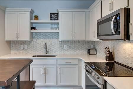 Modern East Townhome & Garage *