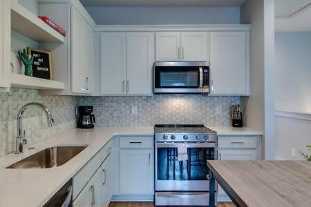 Holiday home Townhouse - Walk To Food, Near Downtown! *