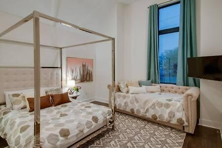 Modern 3br With Garage, Rooftop, Hot Neighborhood 10 Mins To Broadway, 24 Hour Hospitality Team, Perfect For Groups Holiday home Nashville