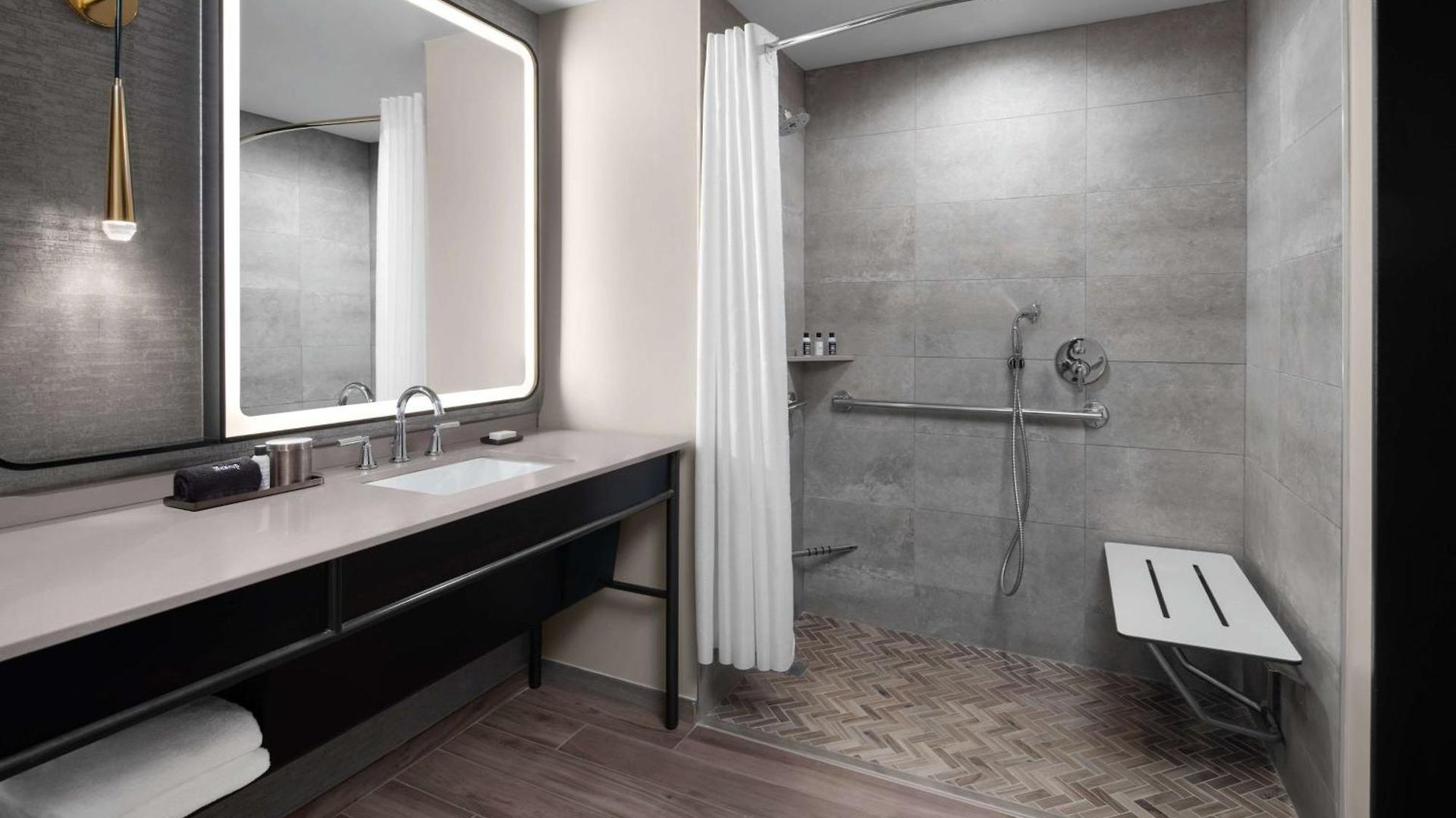 Fraye Nashville, Curio Collection By Hilton