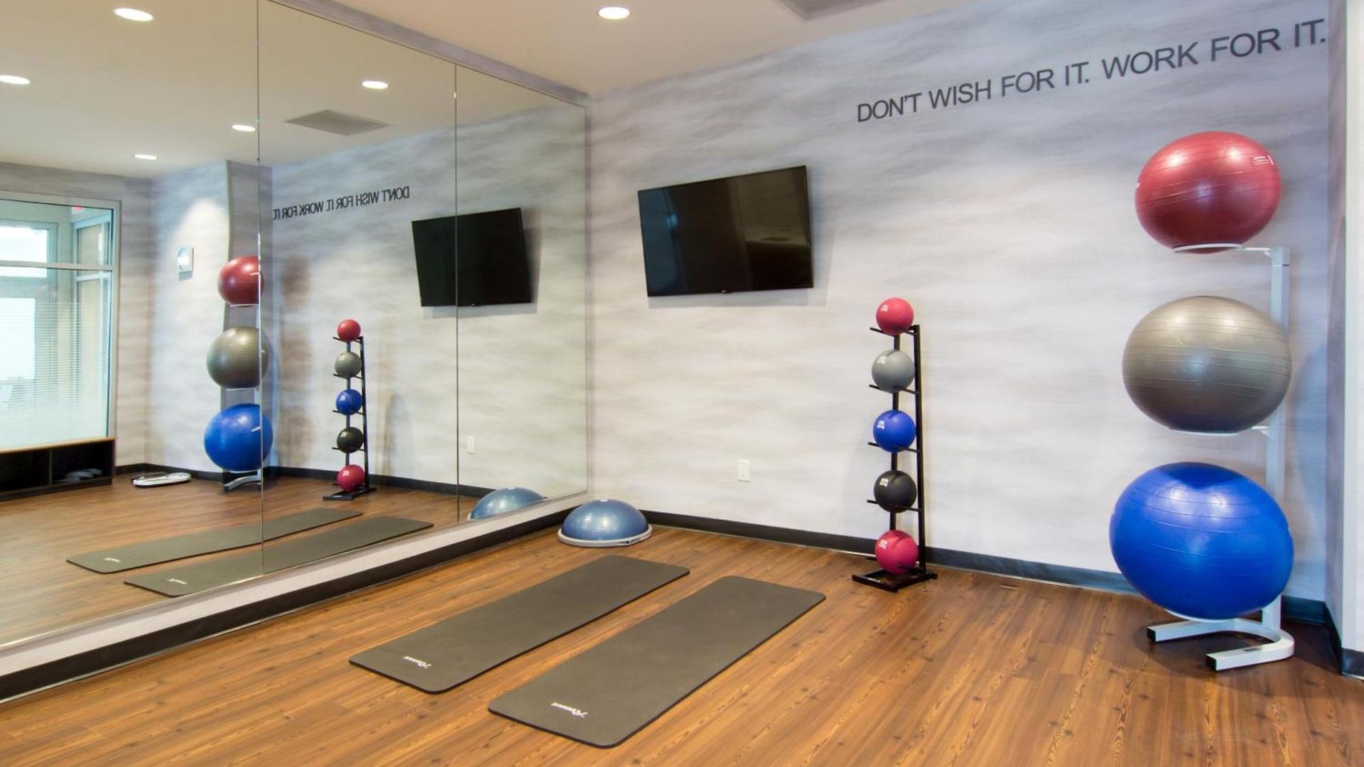 Fairfield & By Marriott Airport 3*