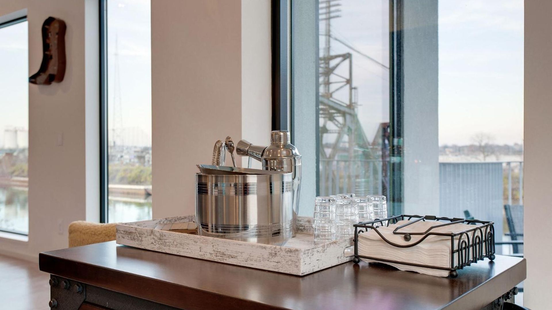 The Riverfront Vip - Walk To Broadway & Nissan Stadium - Free Garage *