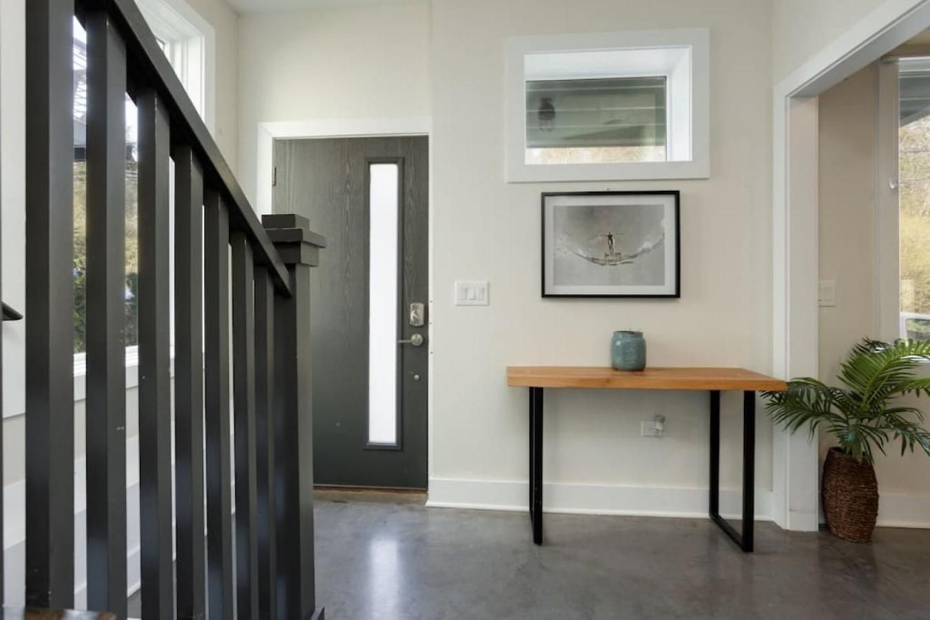 Modern Townhome, Large Game With Ping Pong, 10min To Downtown! Sleeps 10! * Nashville