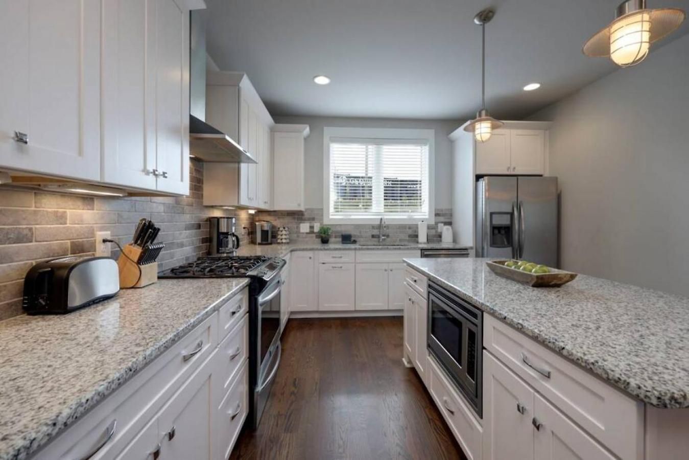 Weho Home, Geodis Park, Mini-golf, Arcade, 10min To Downtown! Sleeps 10! Holiday home Nashville