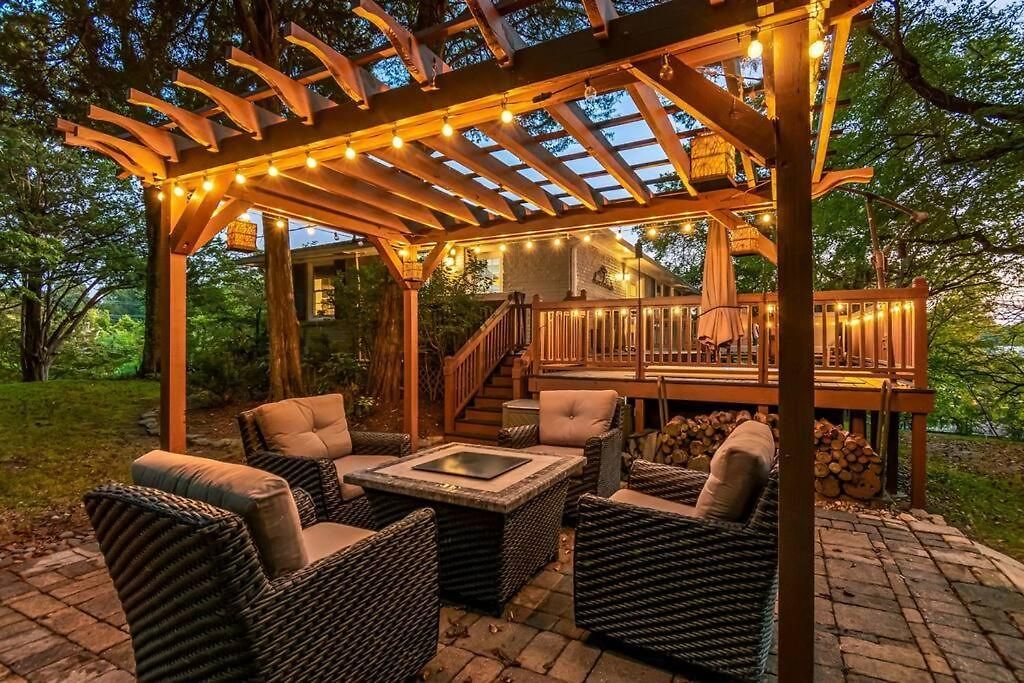 Hillside Hot Tub Hideaway! King Bed / Fire Pit Holiday home
