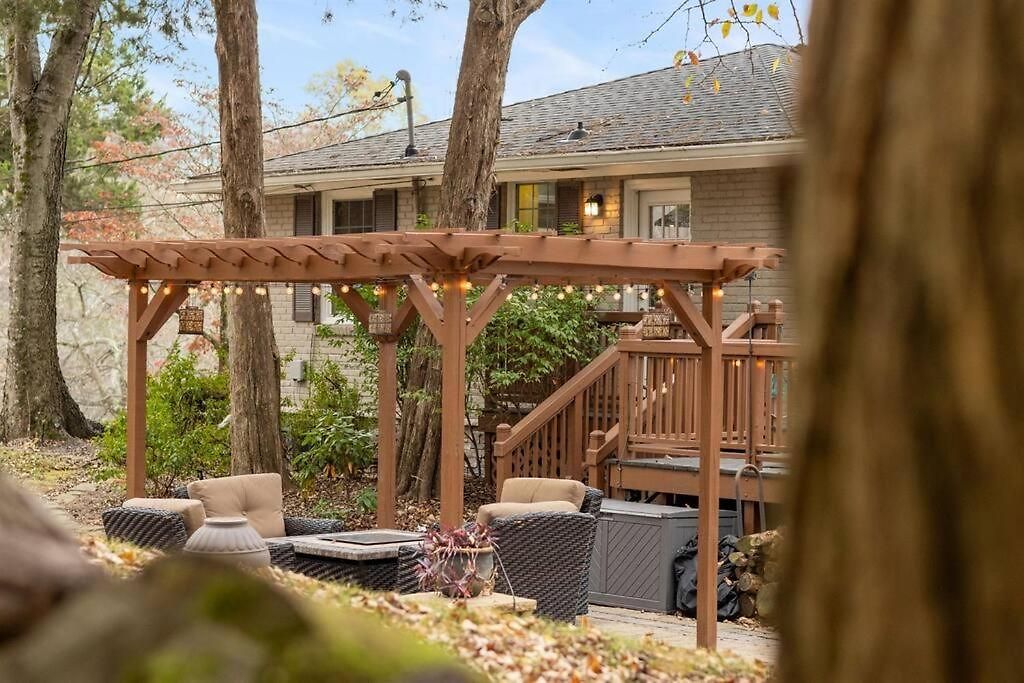Holiday home Hillside Hot Tub Hideaway! King Bed / Fire Pit *