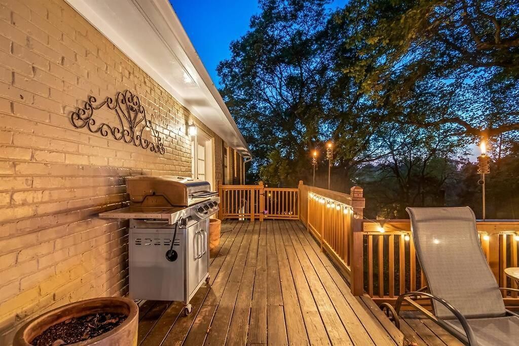 Hillside Hot Tub Hideaway! King Bed / Fire Pit * Nashville