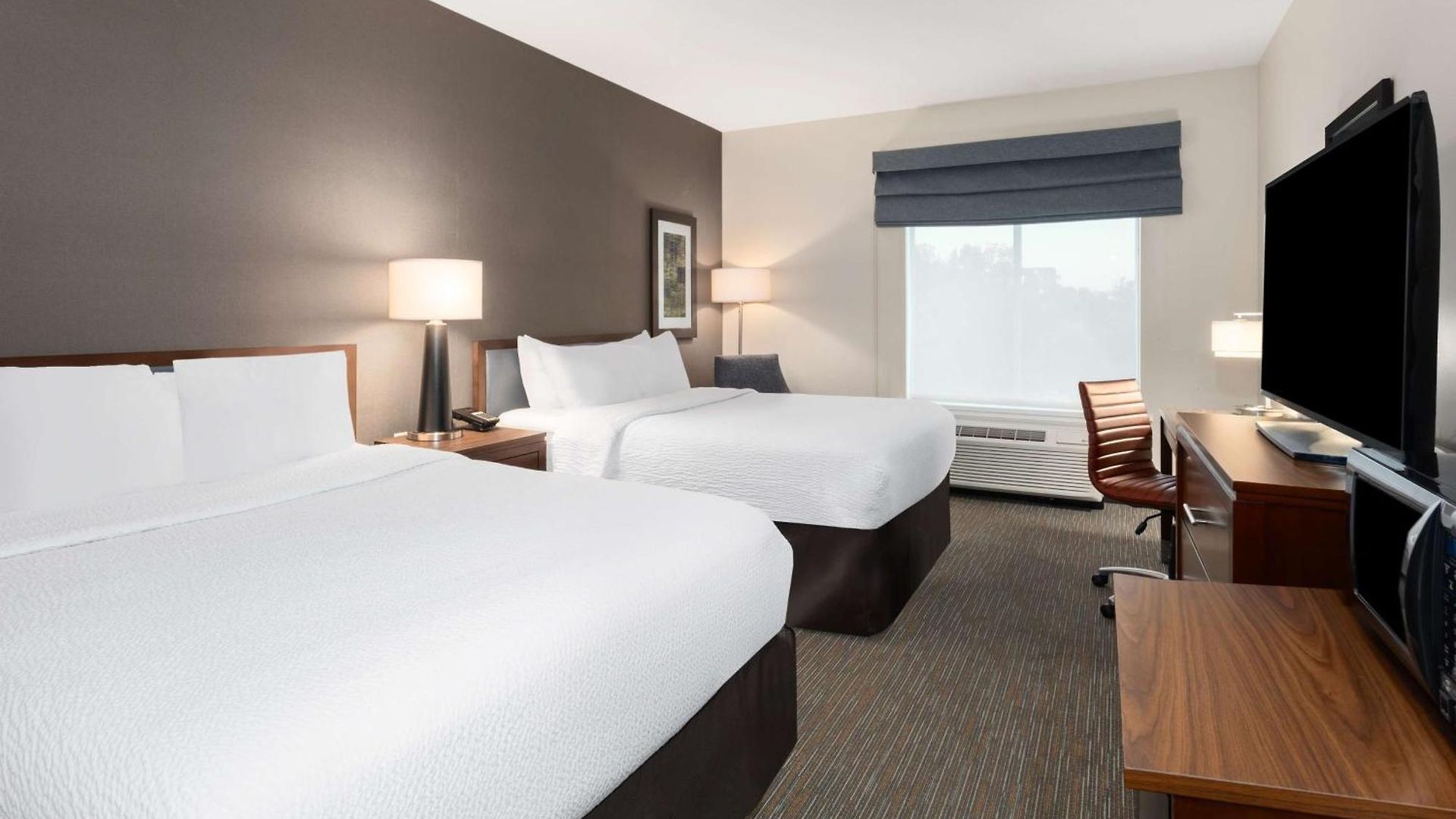 Hampton By Hilton Airport Century Place