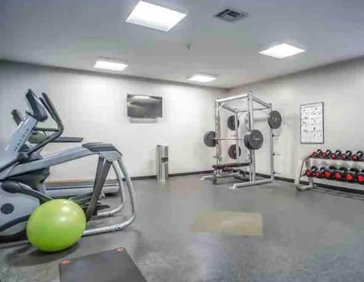 Walk To Downtown Broadway With Pool, Parking And Patio * Nashville
