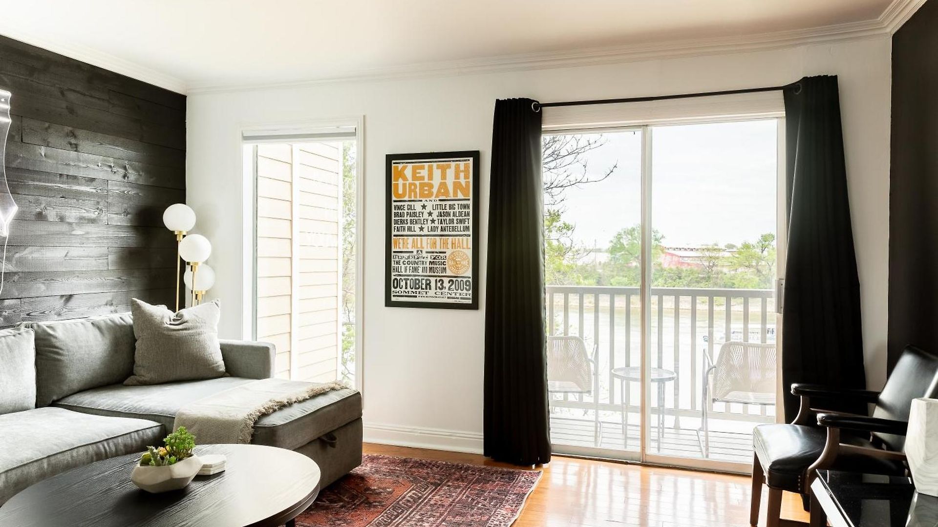 Walk To Downtown Broadway With Pool, Parking And Patio Nashville