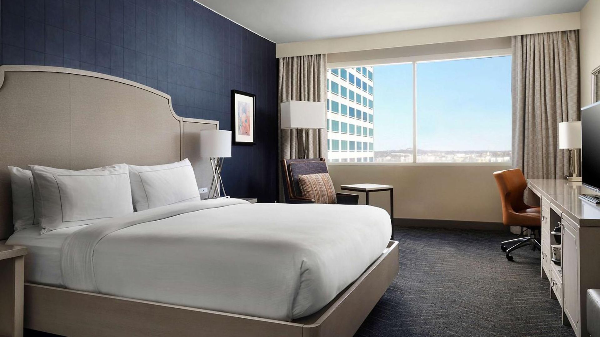 Doubletree By Hilton Downtown Hotel Nashville
