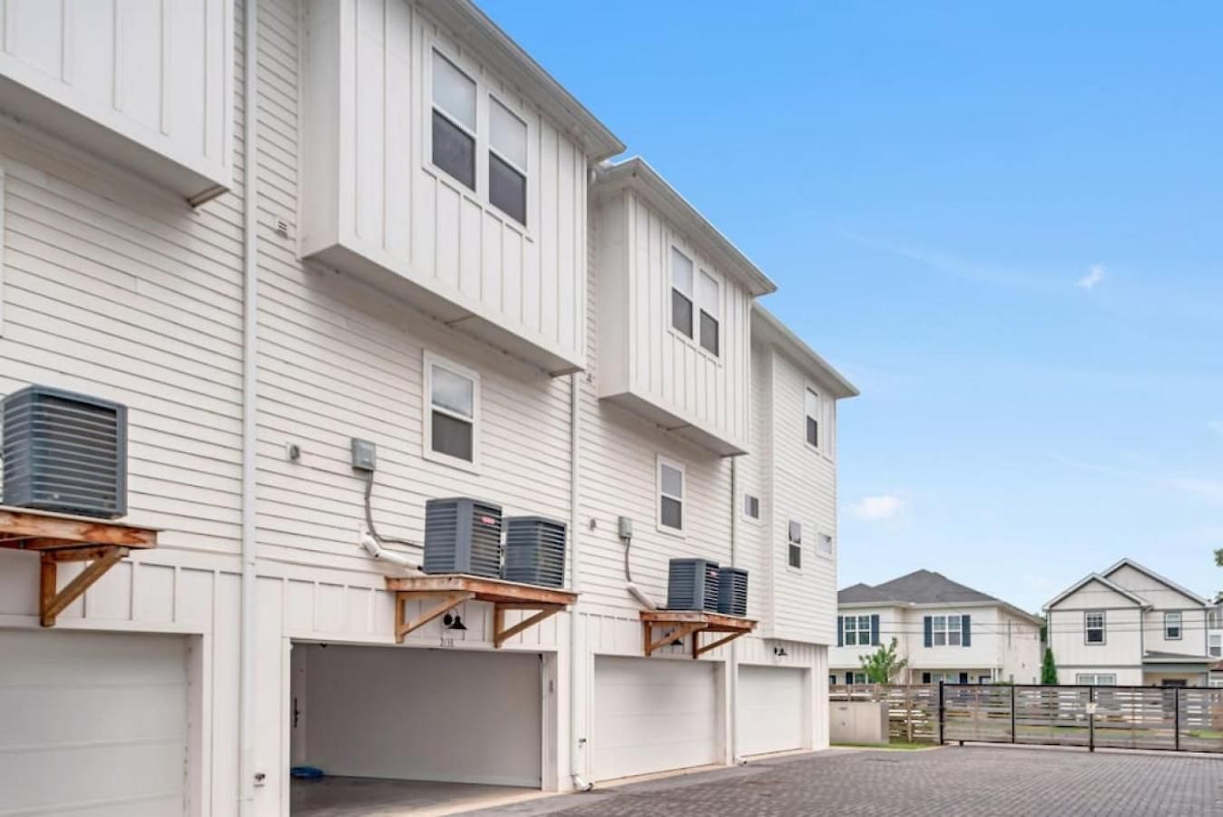 Diamond Retreat Townhome With Garage 3 Mi To Downtown Holiday home *