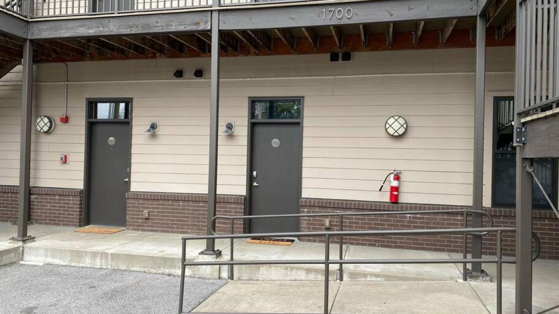 Holiday home Walk To Vanderbilt And Belmont - Shuffle Board And Free Parking *