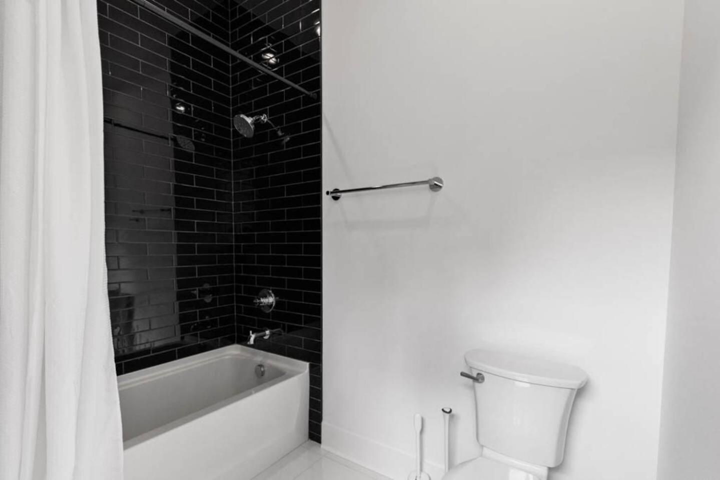 Holiday home Luxurious 4bd Sleeps 12 Minutes To Downtown With Parking Nashville