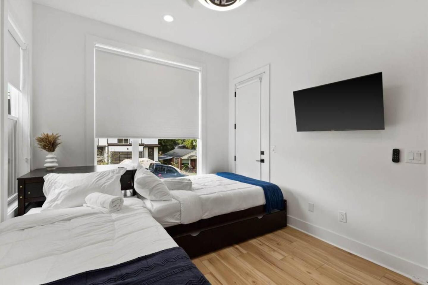 Holiday home Luxurious 4bd Sleeps 12 Minutes To Downtown With Parking *