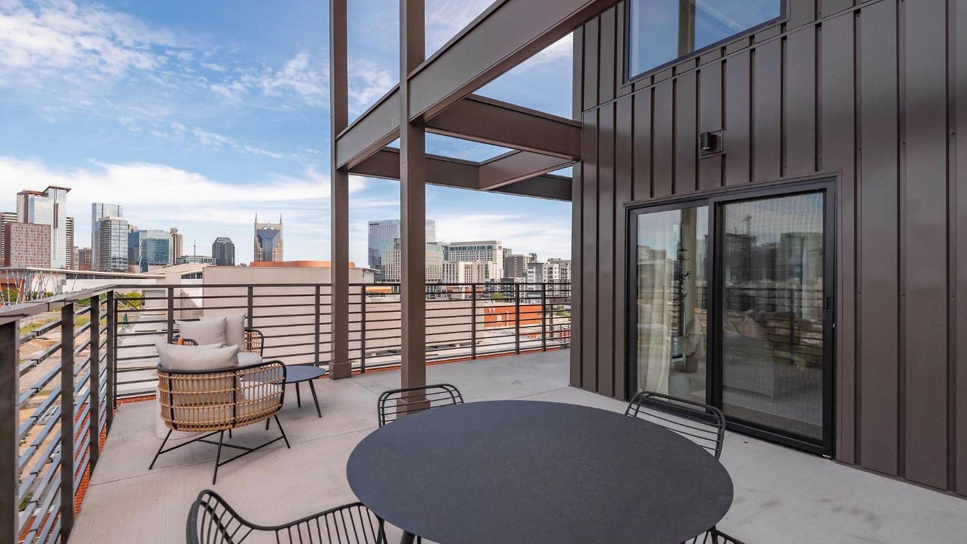 Hyve Apartment *