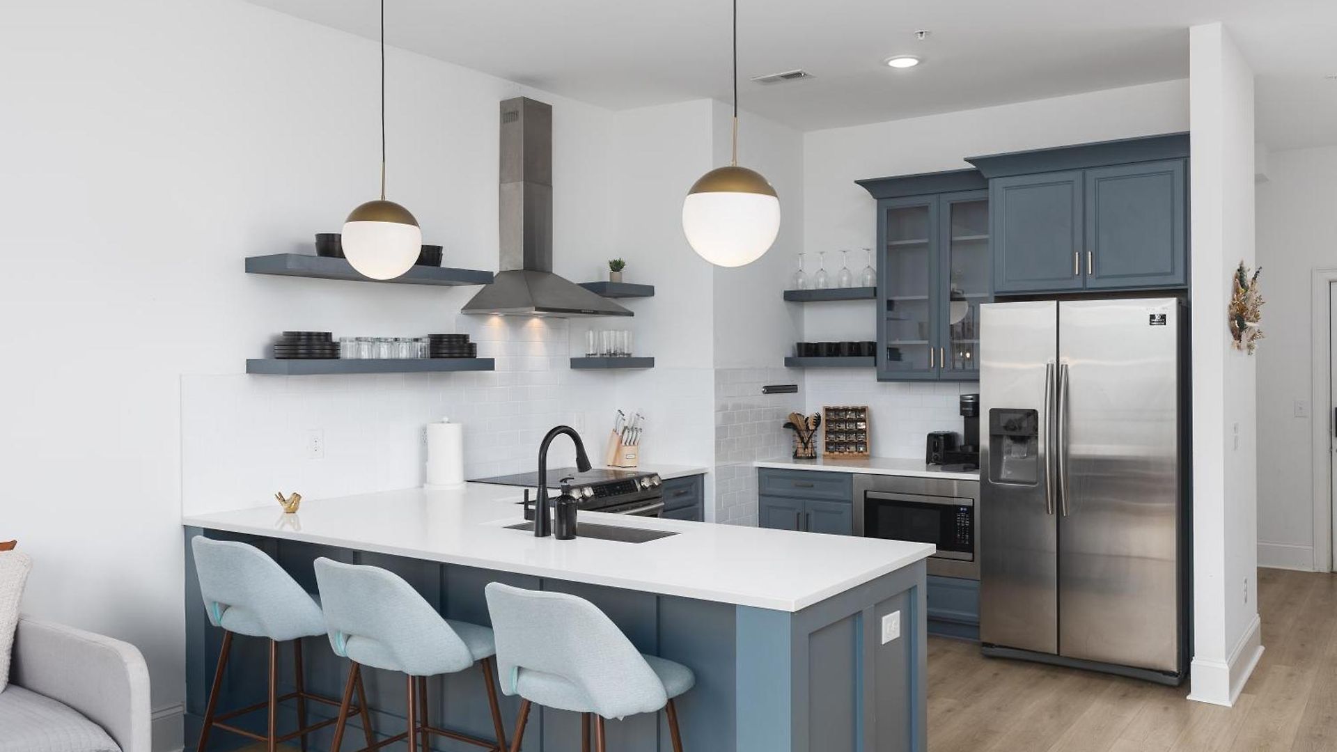 Stunning Spacious Near Restaurants & Coffee Apartment *