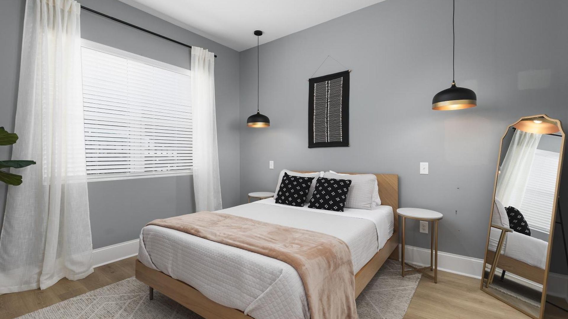 Apartment Near Downtown Broadway & Stadium With Free Parking