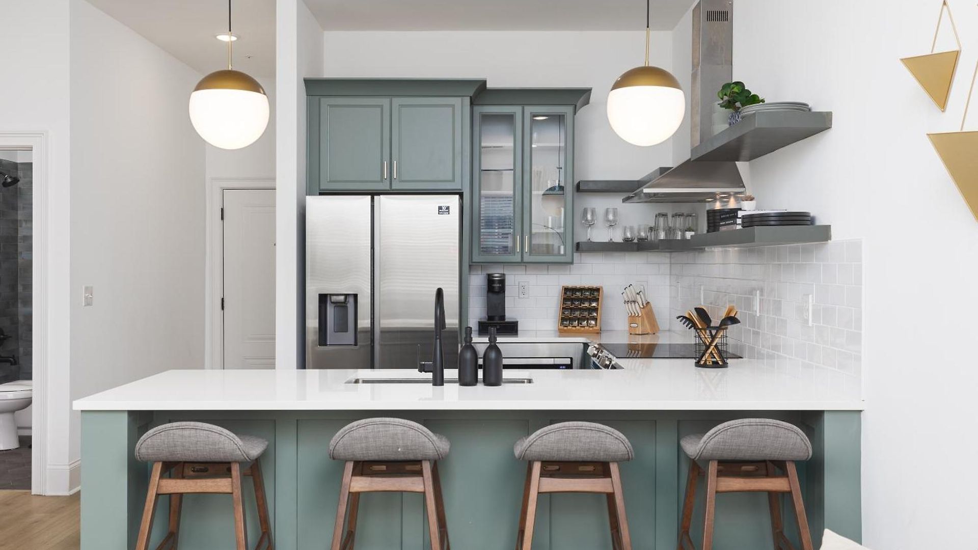 Luxury Design Condo, Close To Downtown Broadway & Coffee Apartment Nashville