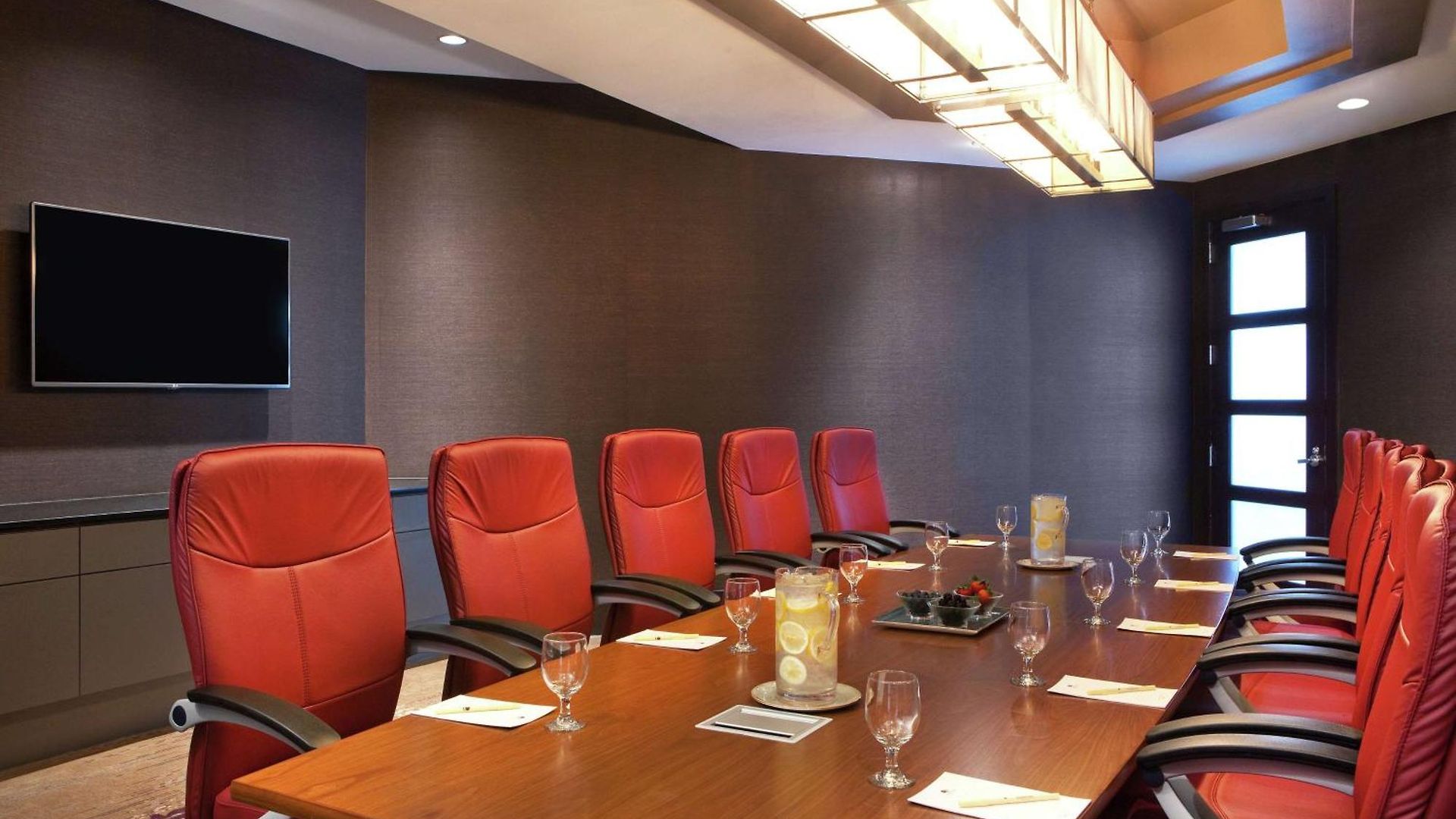 Doubletree By Hilton Downtown 4*