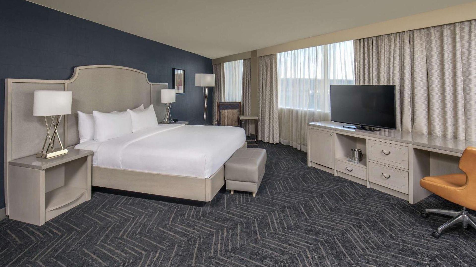 Doubletree By Hilton Downtown 4*