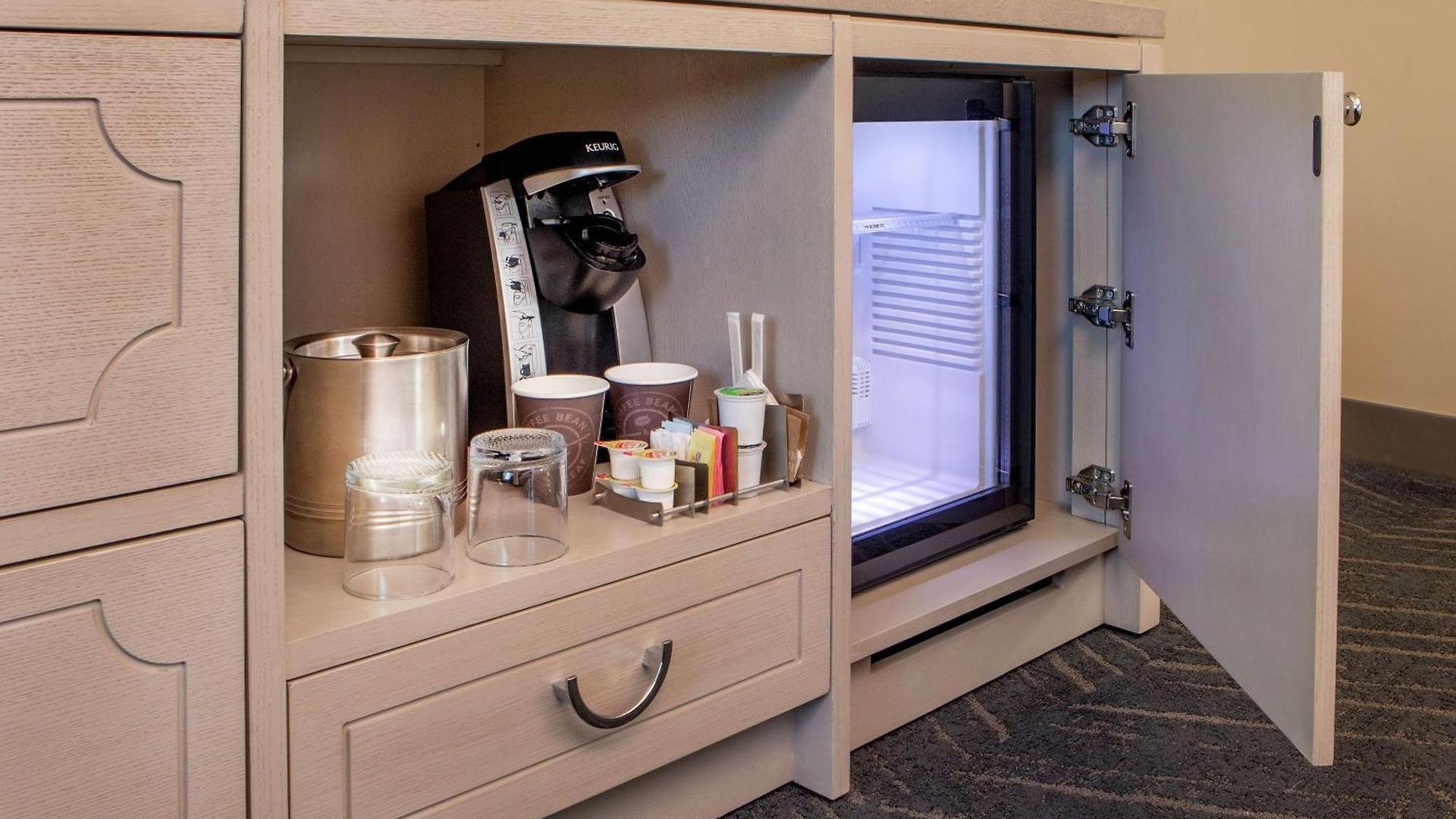 Hotel Doubletree By Hilton Downtown 4*