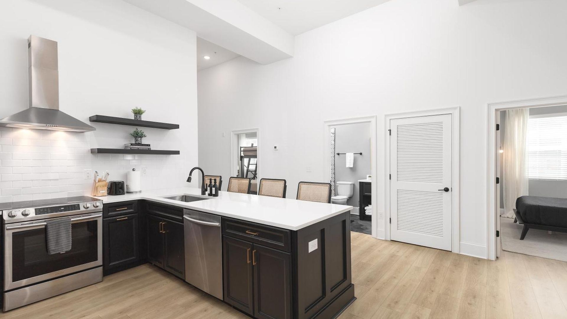 Apartment 3 Miles To Broadway, Walk To Restaurants And Coffee Nashville