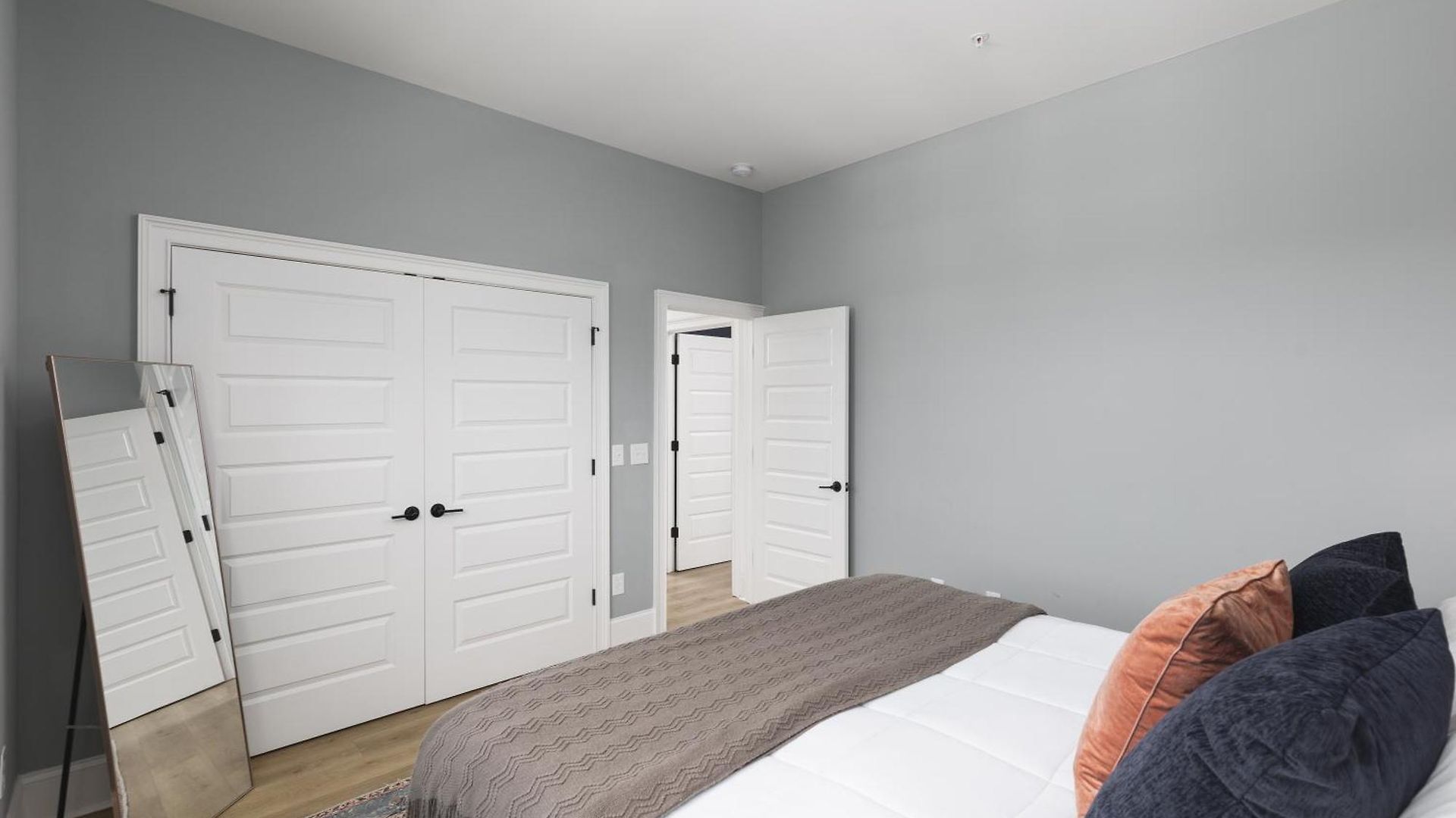 Tranquil Haven Close To Broadway With Free Parking