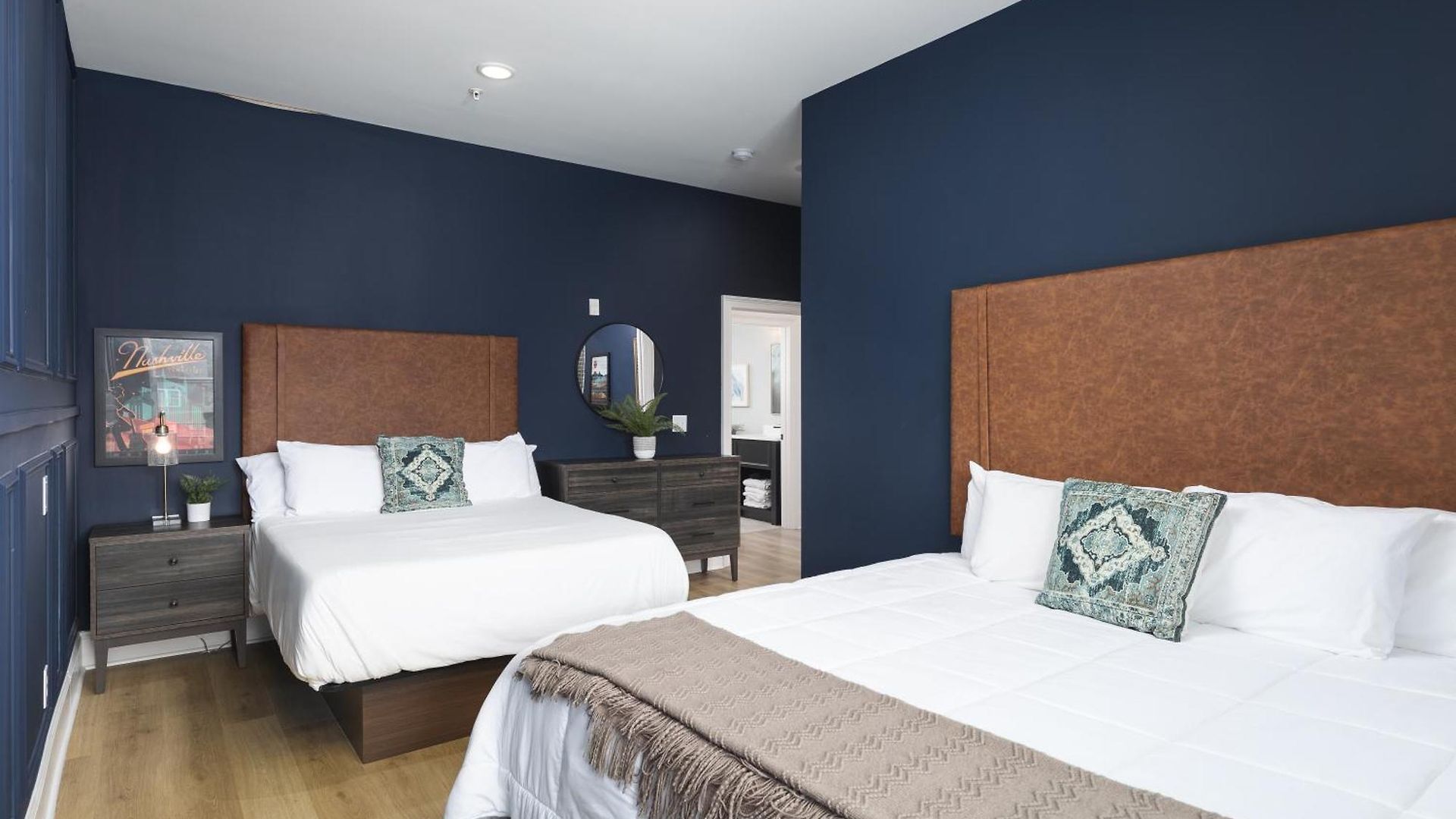 Apartment Tranquil Haven Close To Broadway With Free Parking Nashville