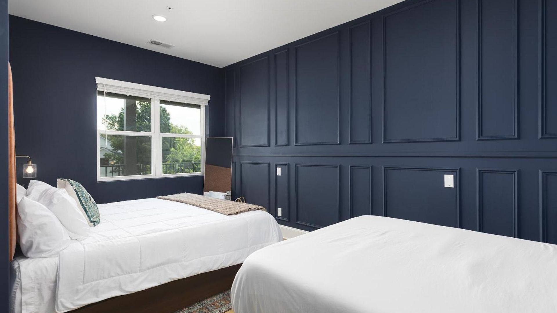 Tranquil Haven Close To Broadway With Free Parking Apartment