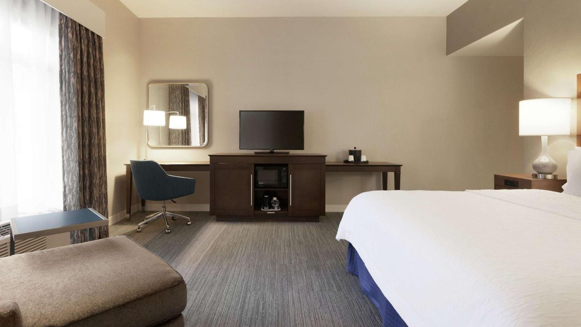 Hampton & Nashville-downtown Hotel 3*