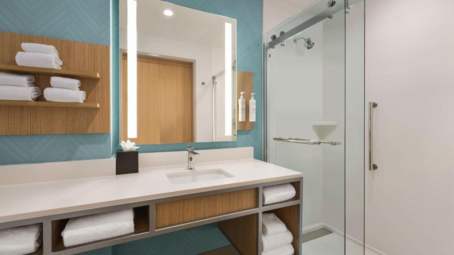 Hilton Garden West End Avenue 3*
