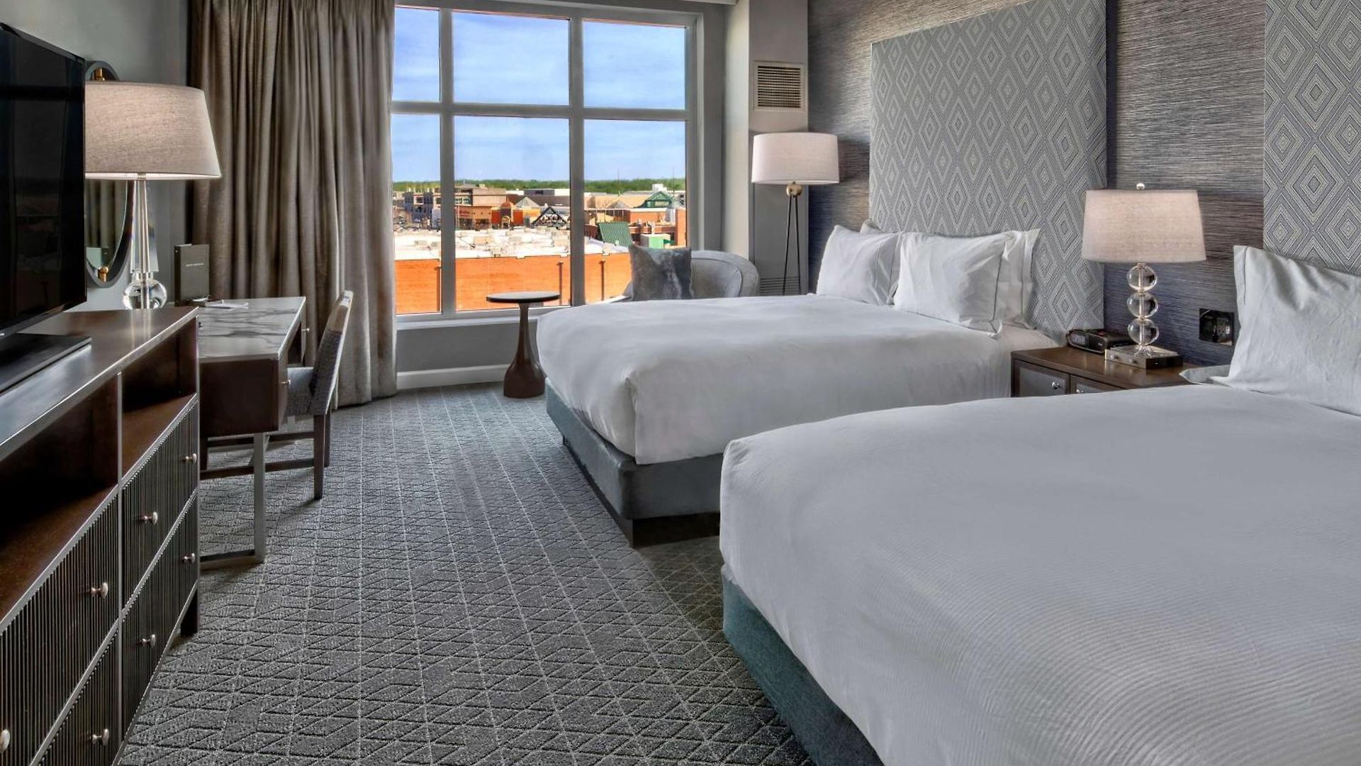 Hotel Hilton Hills 4*