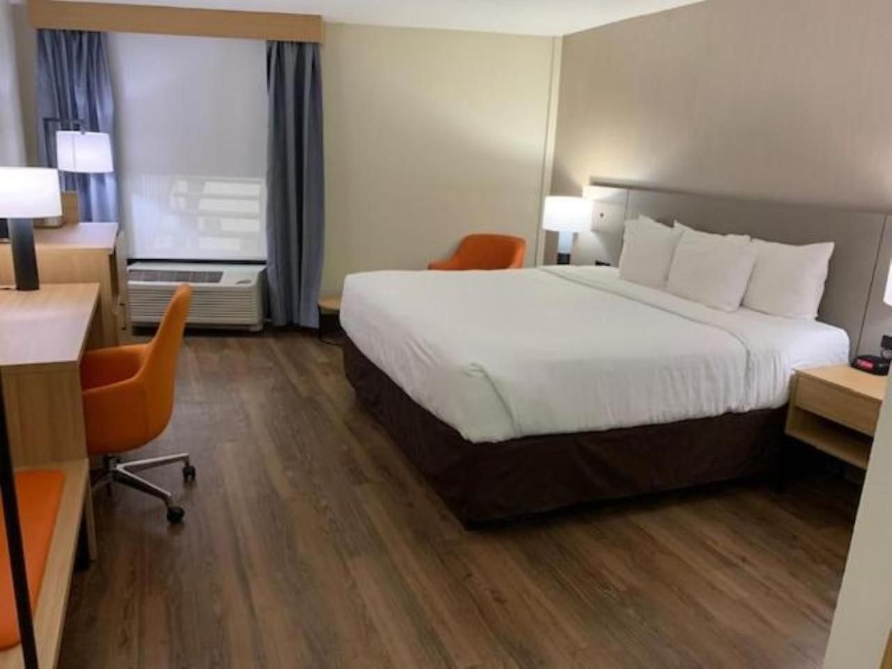 Hotel Comfort & Downtown - Stadium