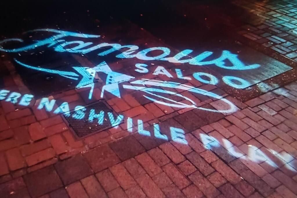 Aparthotel New Listing! Gorgeous Downtown Walk To On The River #3 4*