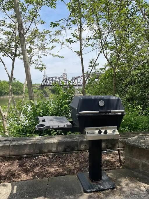 New Listing! Gorgeous Downtown Walk To On The River #3 Nashville