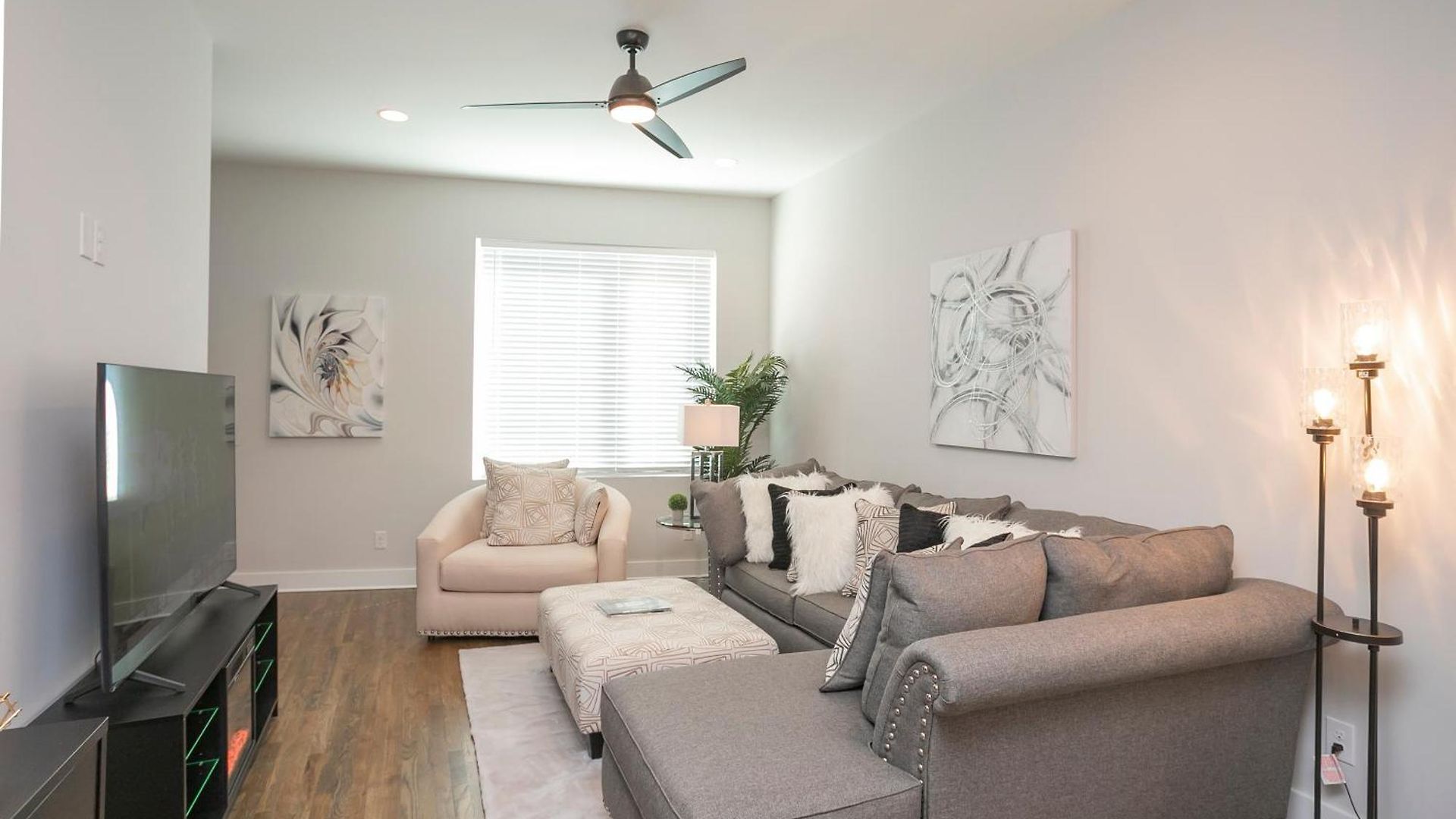 Luxury Townhome Skyline Views Mins To Dt Holiday home Nashville