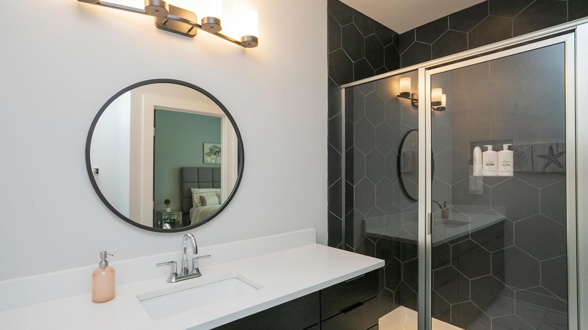 Luxury Townhome Skyline Views Mins To Dt Nashville