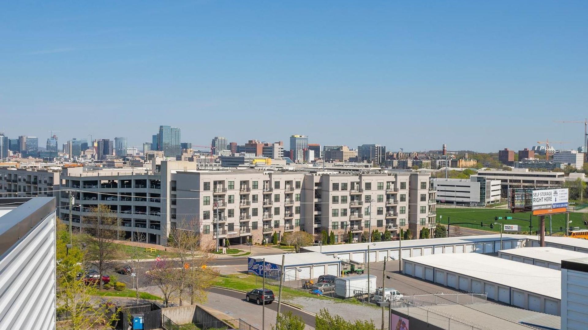 Luxury Townhome Skyline Views Mins To Dt Holiday home