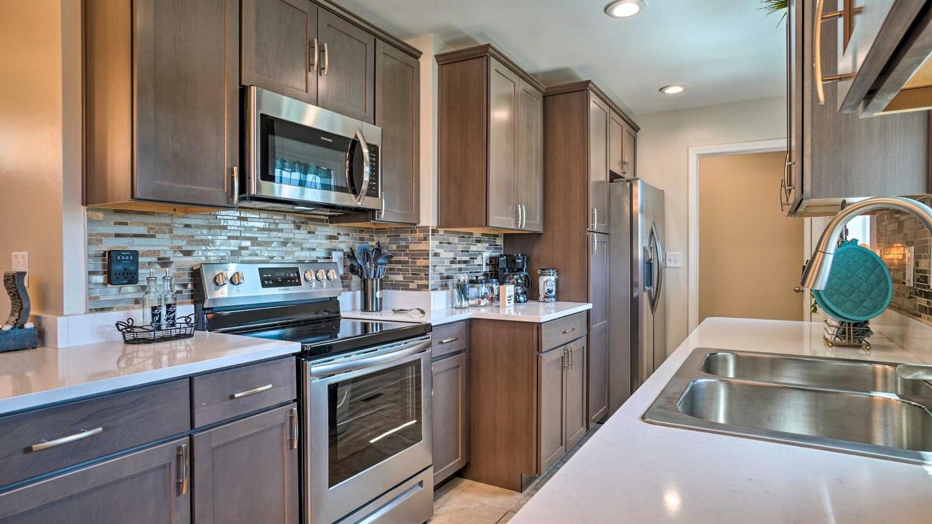 Holiday home W/ Seasonal Pool < 5 Mi To Dtwn!