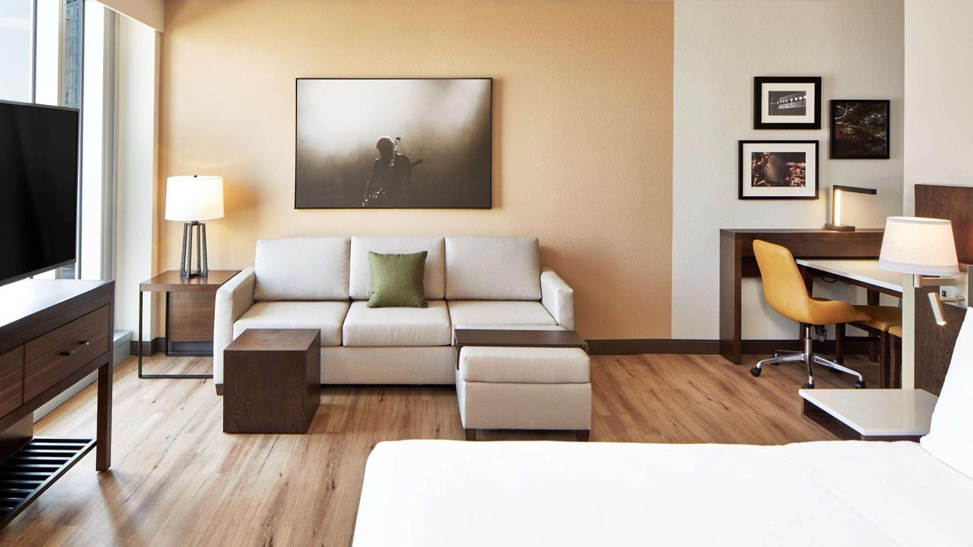 Embassy By Hilton Downtown 4*